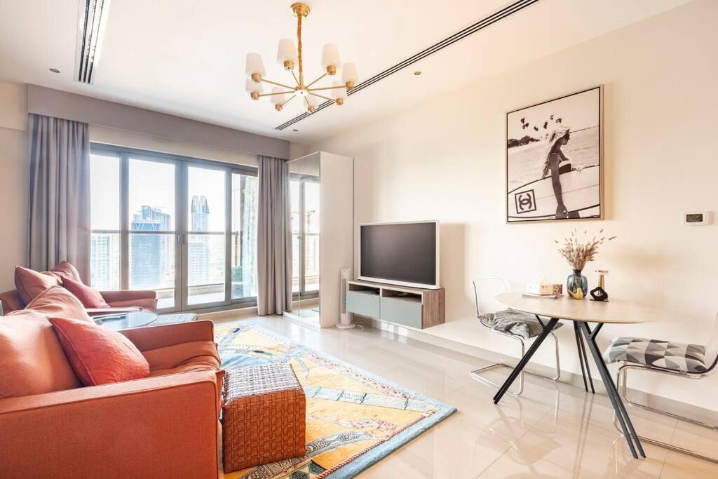 Spacious 1 Bed Huge Balcony Downtown Burj Khalifa *